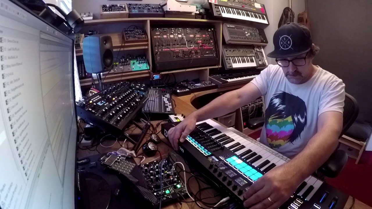 Novation SL MKIII Studio Performance  -CALC- &ldquo;Pez River&rdquo;