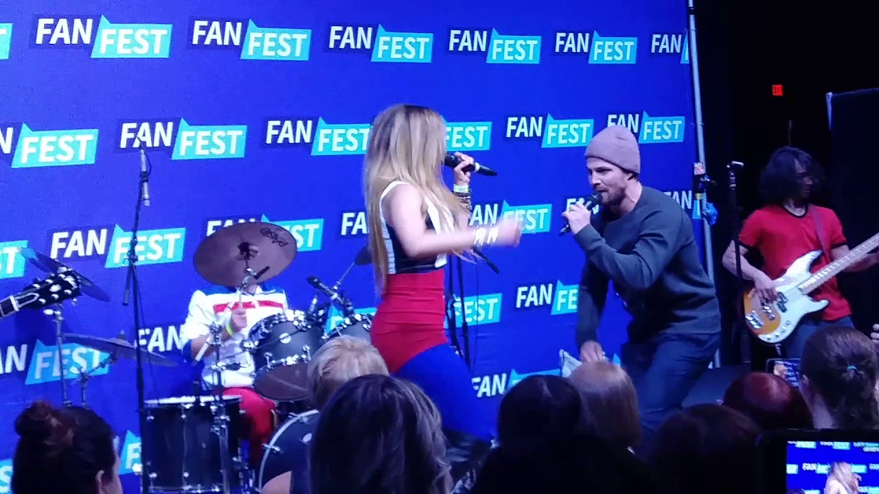 Nocking Point Chicago Party - Stephen Amell Sings