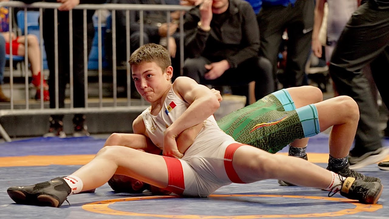 U13 Alexandru Velcev (MDA) vs Albert Van Zyl (RSA) 42kg. Greco-r boys wrestling. B-cam-man