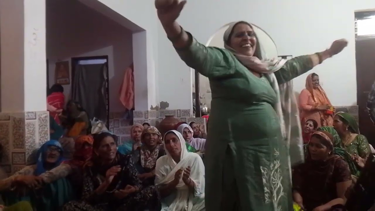 Matarani ke bhajan per buua ji ne kamal ker diya🌹