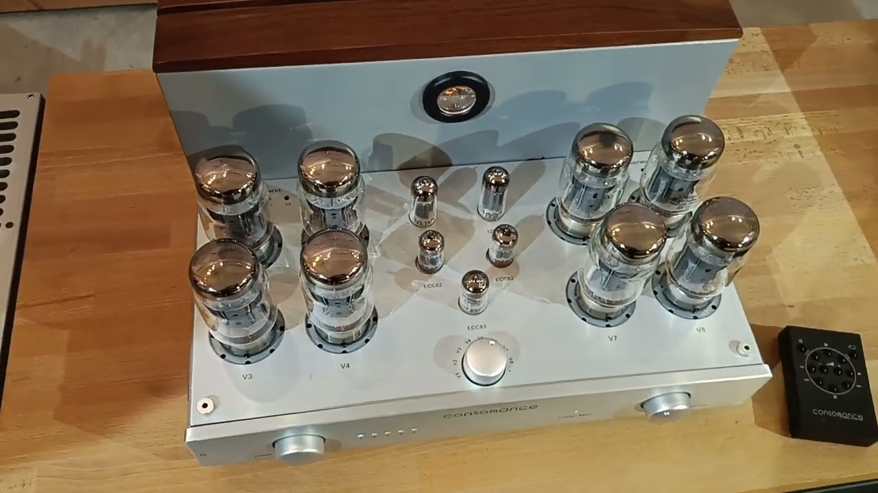 Opera Consonance Cyber 880i