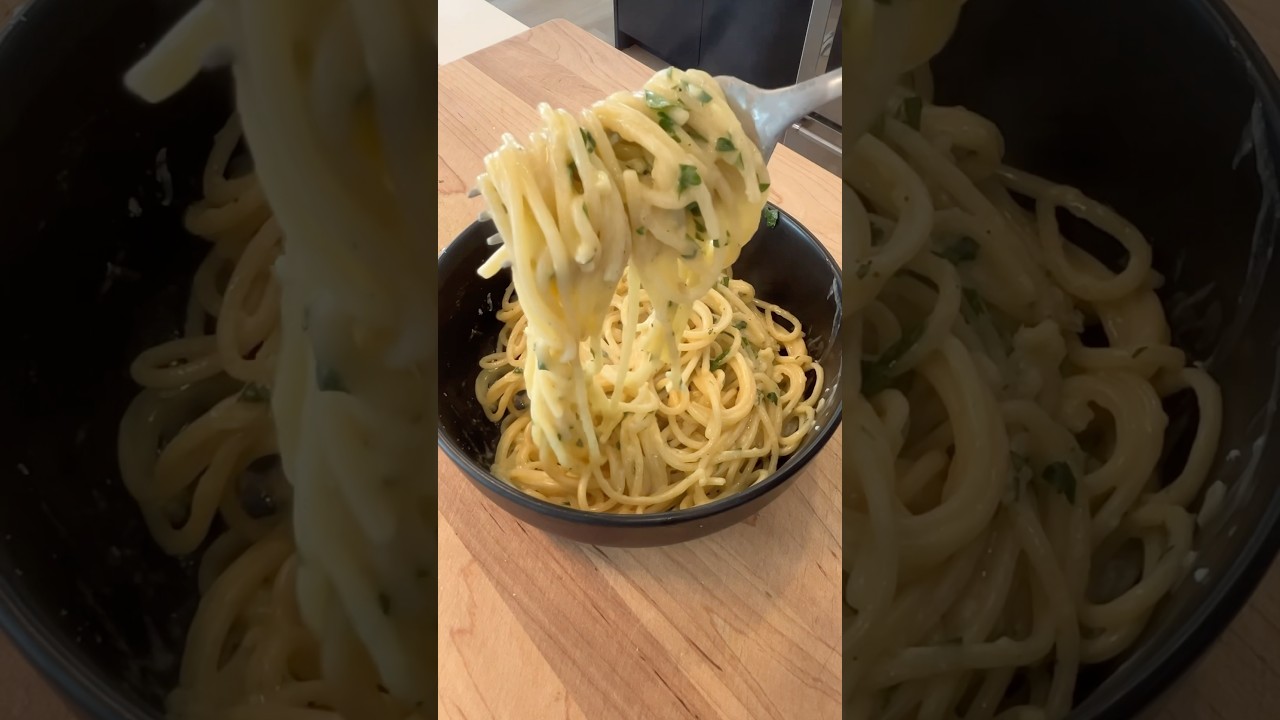4-INGREDIENT GARLIC PAREMSAN SPAGHETTI | @elliotts.kitchen