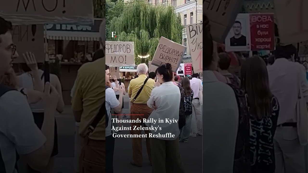 Thousands Rally in Kyiv Against Zelensky's Government Reshuffle