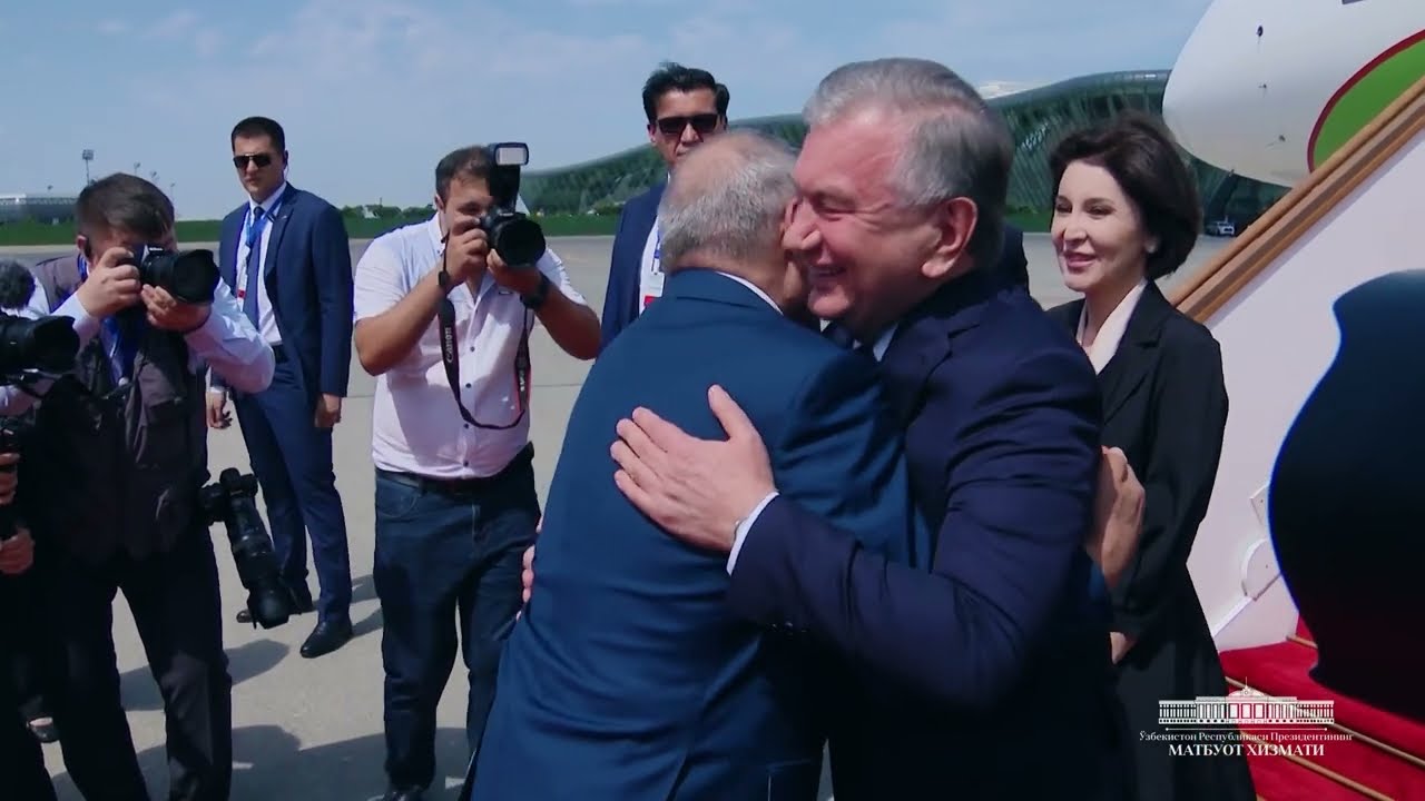 Президент Шавкат Мирзиёевнинг Озарбайжонга давлат ташрифи бошланди