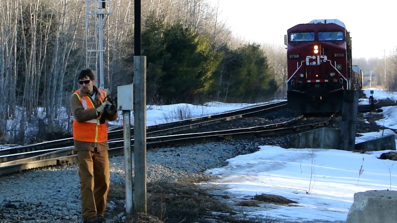 DRAMA! CP 9768 in Craighurst, Ontario
