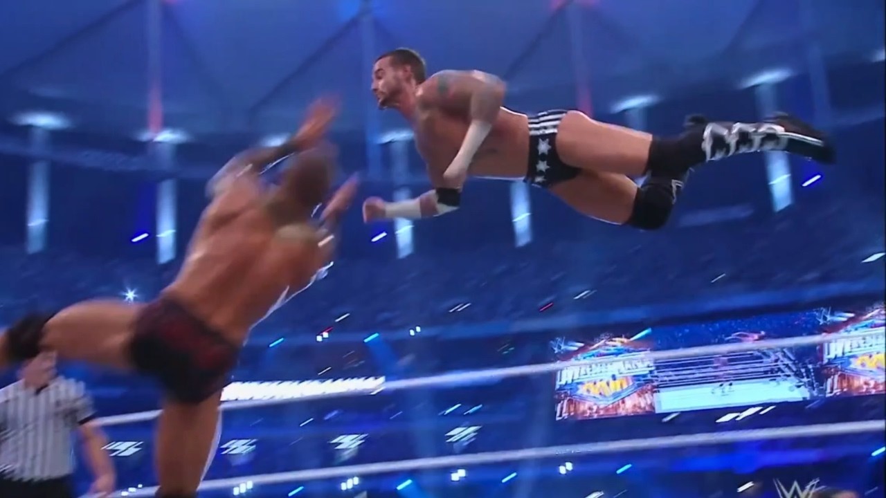Невероятные моменты WrestleMania, которые фанаты WWE никогда не забудут.
