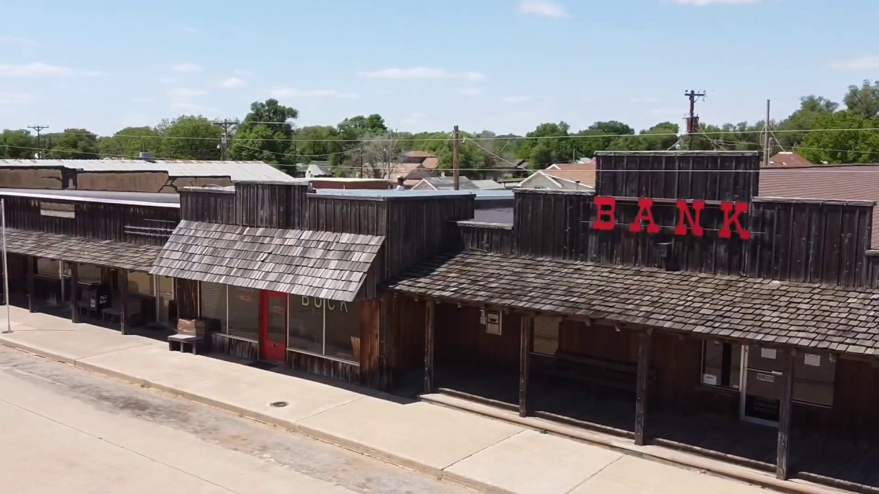 Aerial tour of Freedom, Oklahoma - May 9, 2020