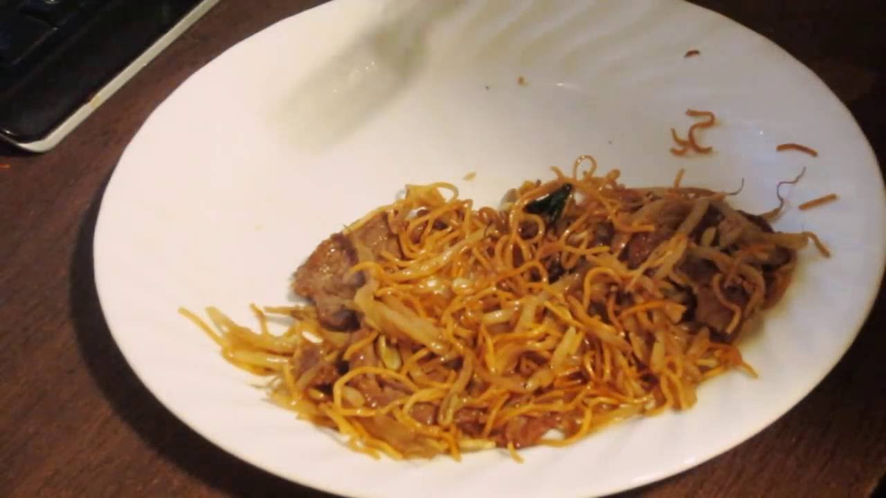 ASMR - Eating Beef Chow Mein