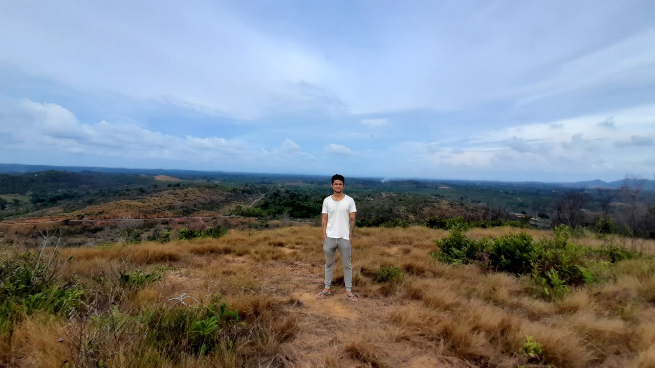 One Of The Tallest Mountain Of Tanjung Pinang Indonesia | #22 VLO‌G یک روزی کوهی قد دوستا