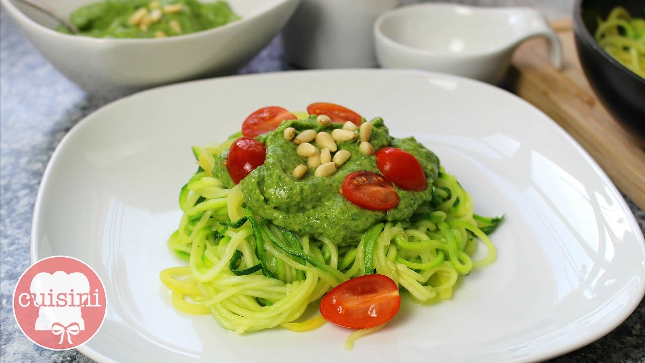 Zucchini Spaghetti & Avocado Pesto | Spiralschneider Rezept | Zoodles selber machen - CUISINI