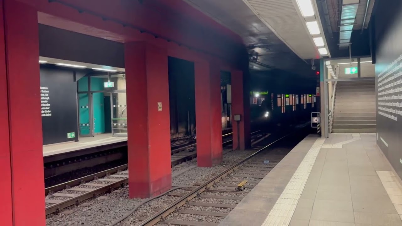 U-Bahn Frankfurt in Willy-Brandt-Platz Bahnhof und Hauptbahnhof 