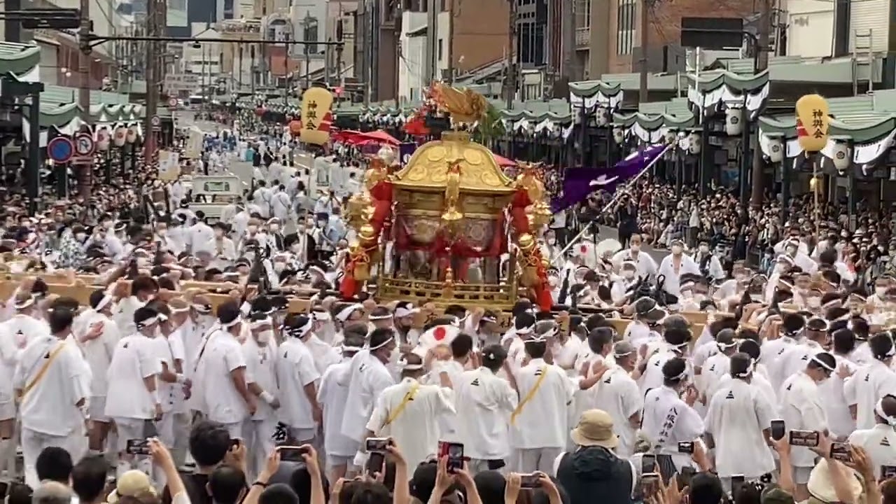 祇園祭　神幸祭　八坂神社石段下　三若神輿会　(2022/7/17)