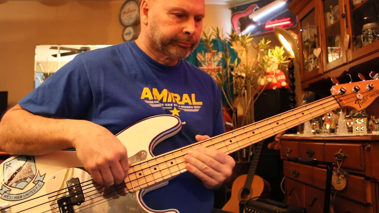 Billy idol - Eyes Without a Face 1984 (bass cover)