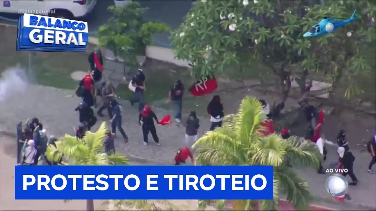 RJ: protesto em universidade estadual termina em troca de tiros e confronto entre alunos e policiais