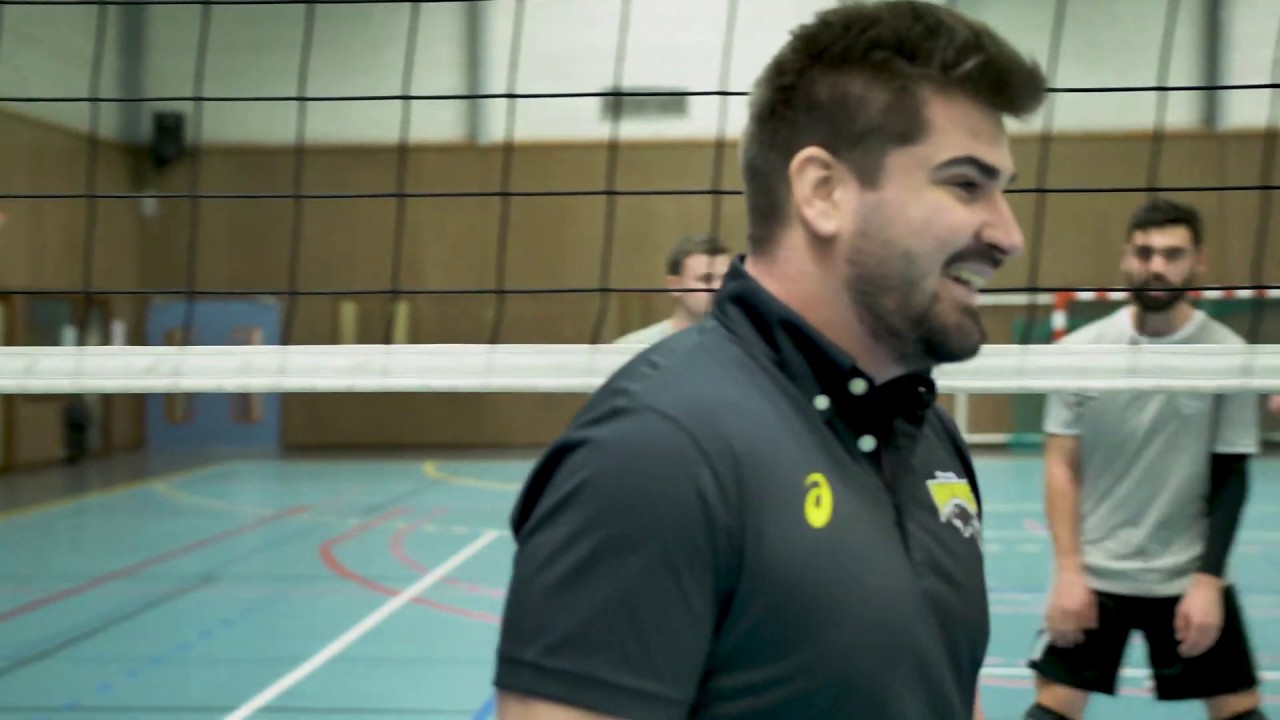 Entraîneur de volley-ball, portrait de Paul Hinckel