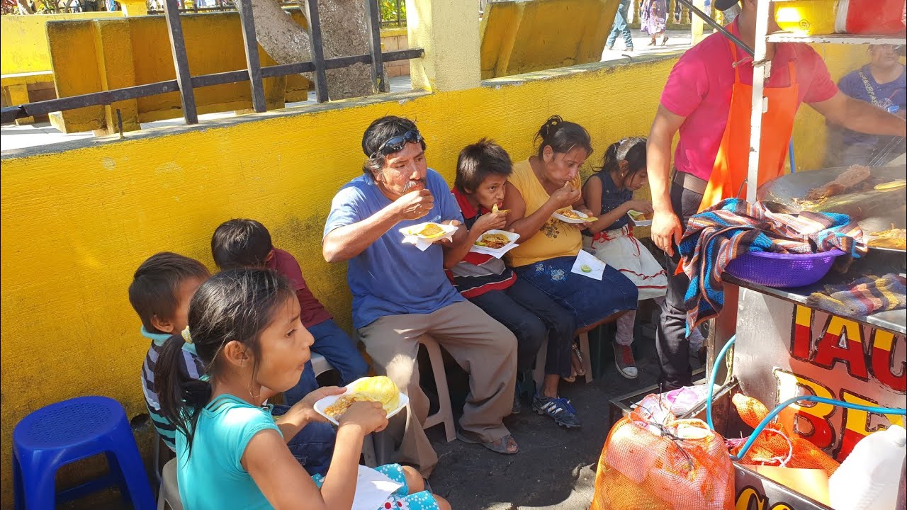 Romario Invito A Comer A Toda Una Familia Entera|Tacos Alo Puro Chapin 100% Chapin