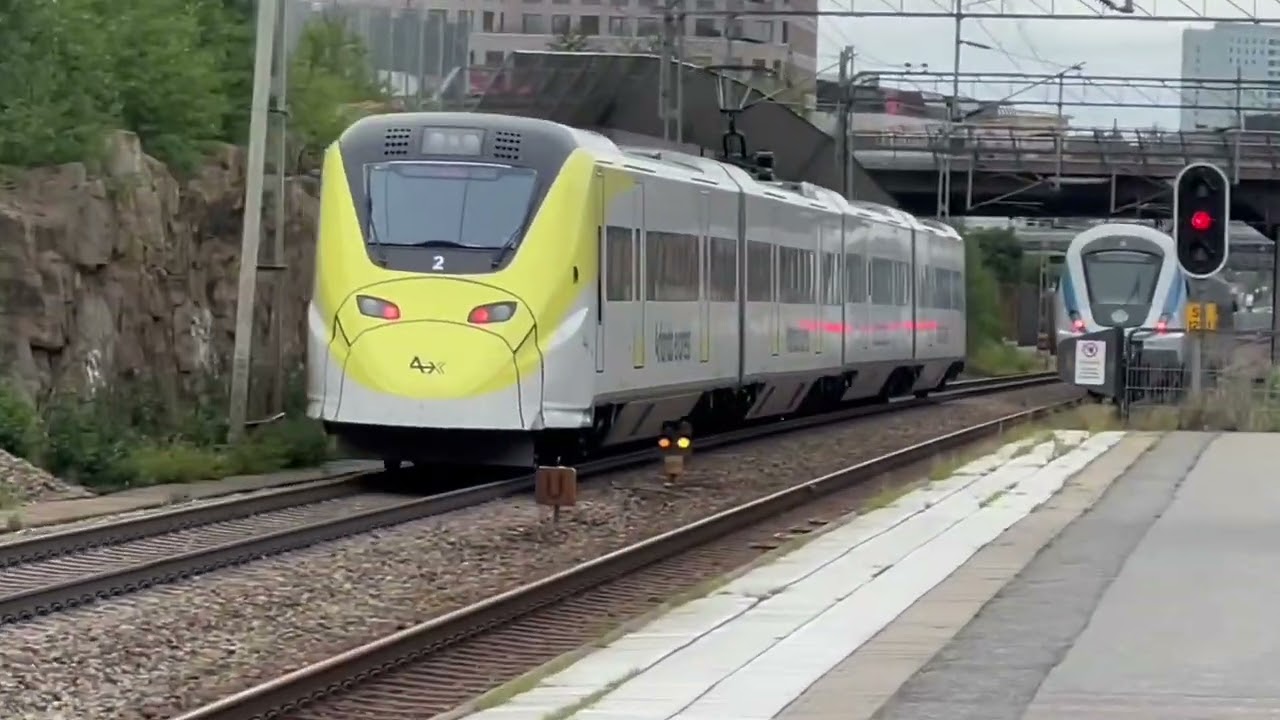 Trains At Ulriksdal | Tåg I Ulriksdal