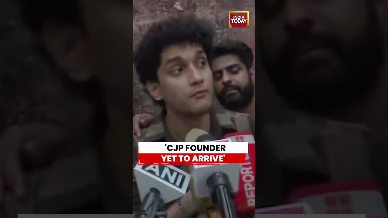 CJP Says Founder Abhijeet Dipke Yet to Arrive at Jantar Mantar Protest #cockroachjanataparty