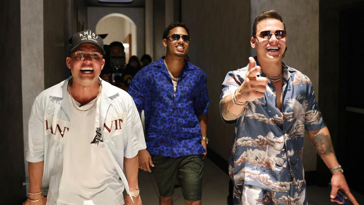 Miami Vice Backstage - Fantasia Sundays Pool Party Con Myke Towers, Molusco y más...