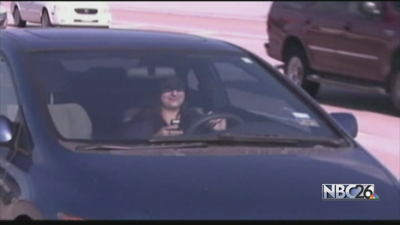 New law makes it illegal to talk on a cell phone in construction zones