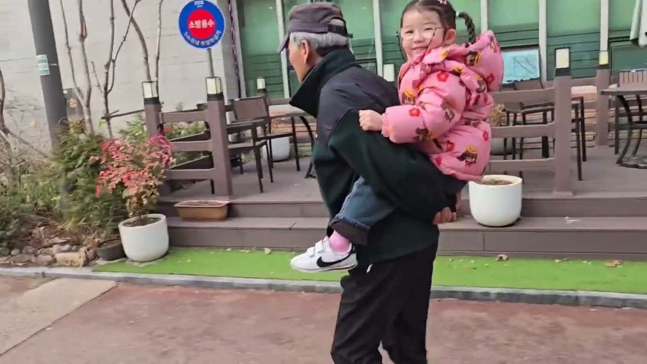 할아버지등에 엎혀 집까지 룰라라 26304