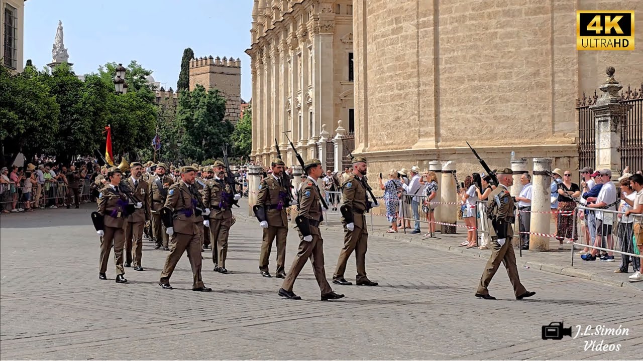 (4K) FESTIVIDAD DE SAN FERNANDO PATRÓN DE SEVILLA.Parada Militar 30-5- 2025