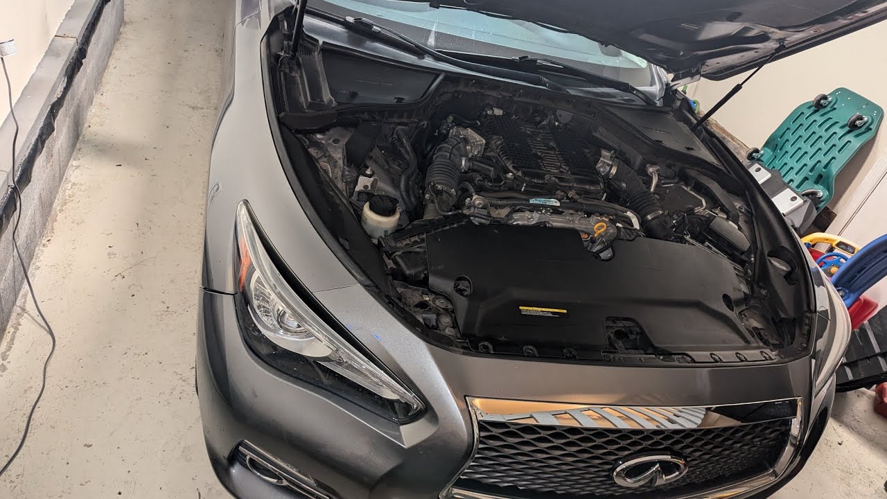 Замена модуля вентилятора в Infiniti Q50 2014 года выпуска.