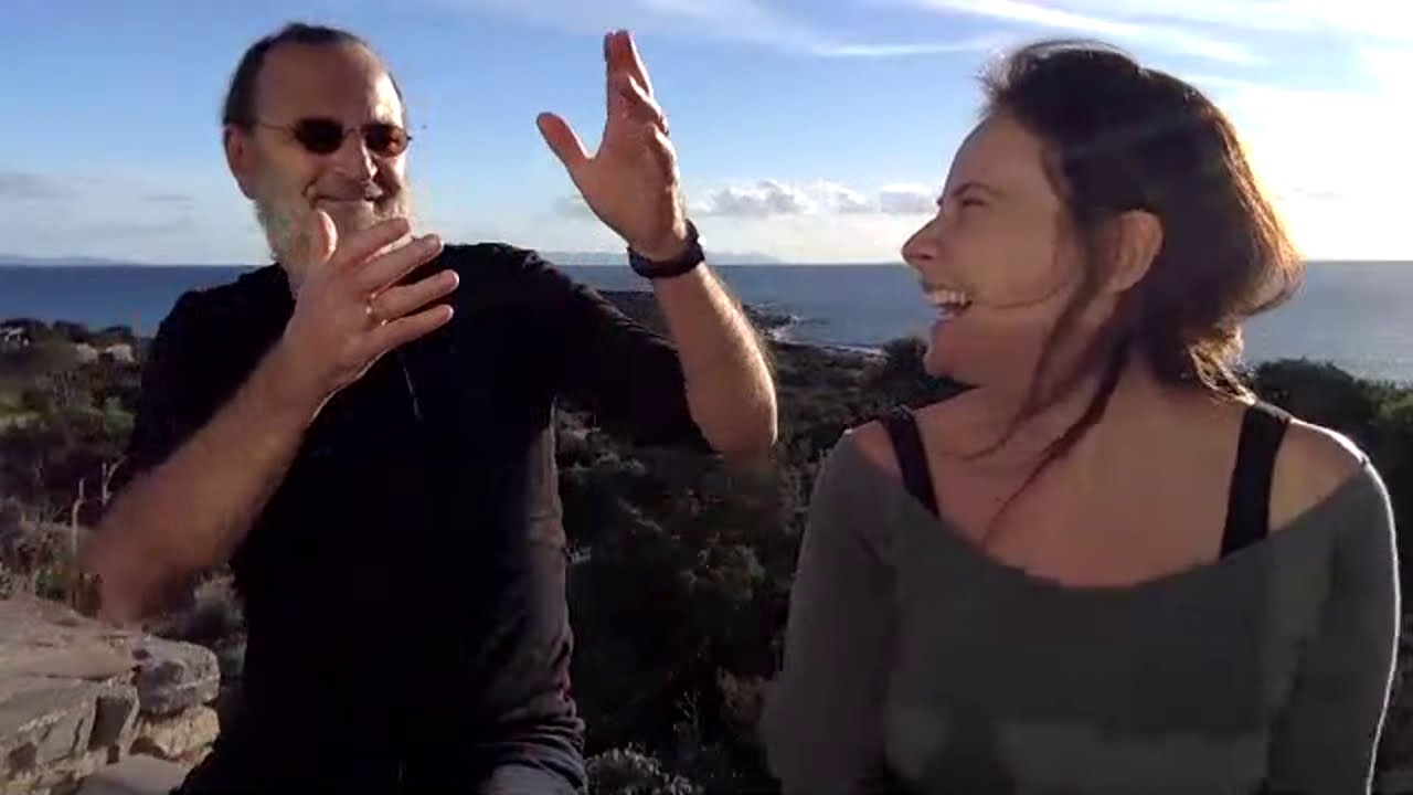 Perché siamo a Paros alle isole Cicladi e le interviste Story Hunters Tv