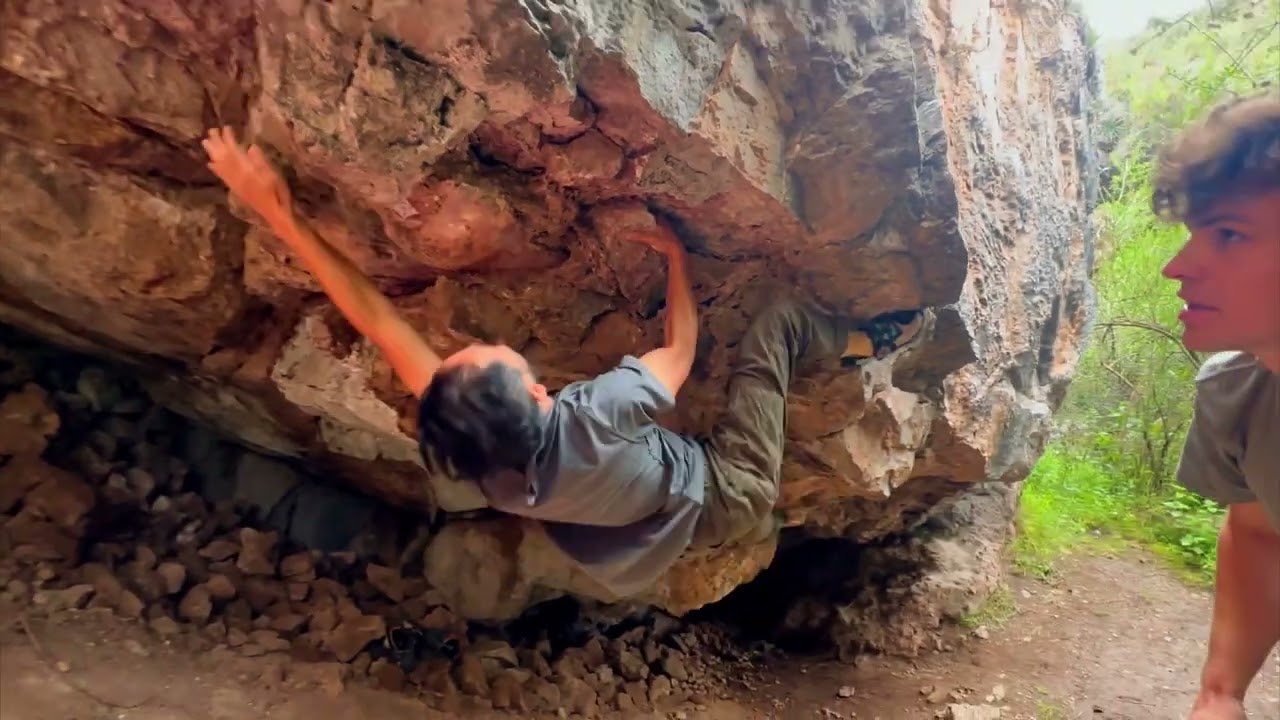 The best way to get to a bouldering spot #rockclimbing #lostechos #peru #cusco #cuscoperu #horseback