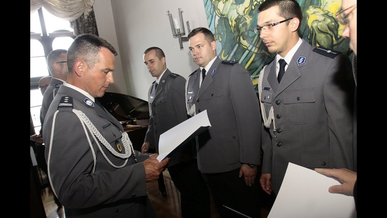 Święto policji w Pucku 2017. Mundurowi KPP Puck odznaczeni i pochwaleni za służbę