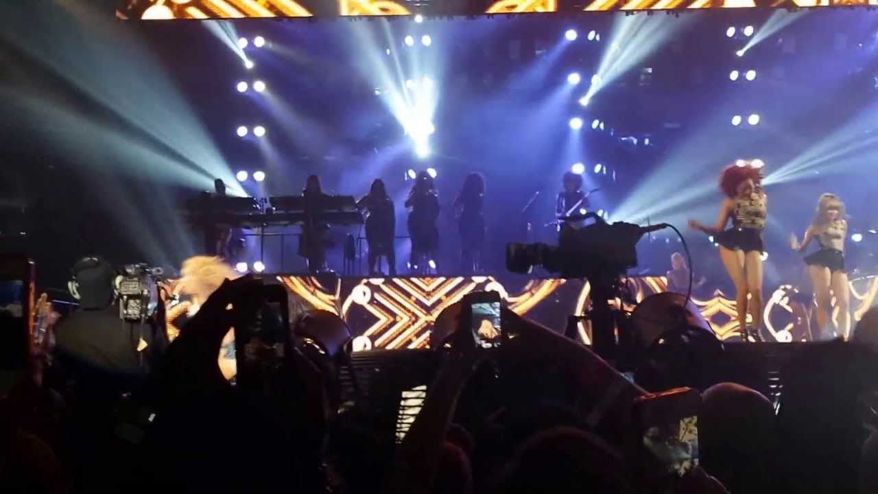 Beyonce - Mrs. Carter World Tour - Crazy In Love & Single Ladies - 7/27/13