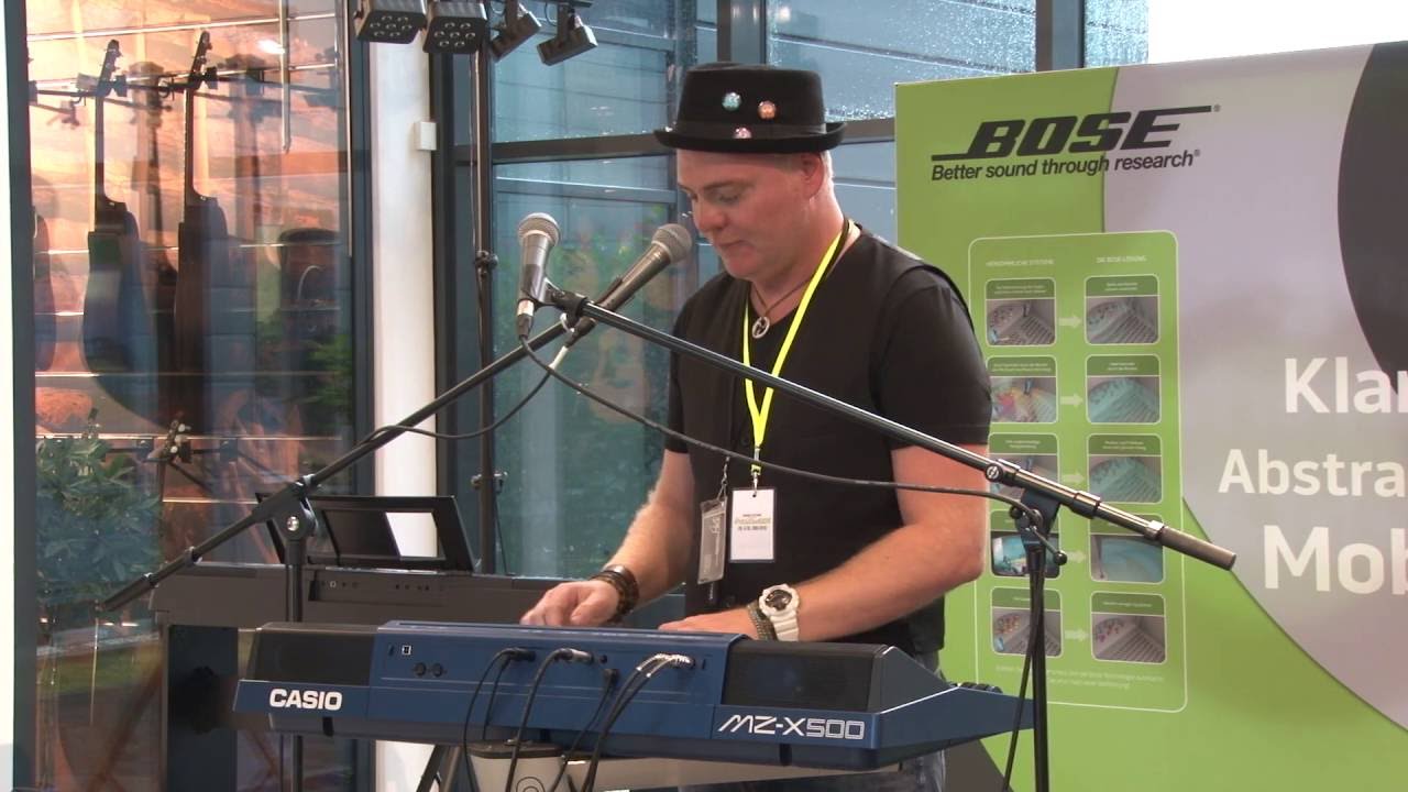 CASIO MZ-X500 Keyboard Live Demo mit Ralph Maten // MUSIC STORE Hausmesse
