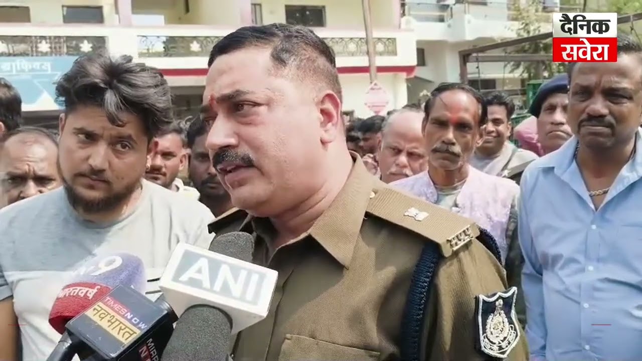 पुलिस स्टेशन के बाहर गूंजा हनुमान चालीसा पाठ, हालिया घटना के विरोध में हिंदू संगठनों का प्रदर्शन