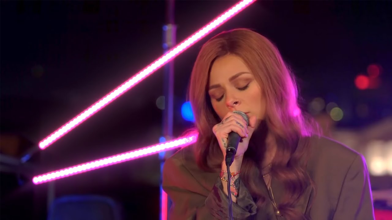 VICTORIA - I Wanna Know - LIVE - 'a little dramatic' Concert