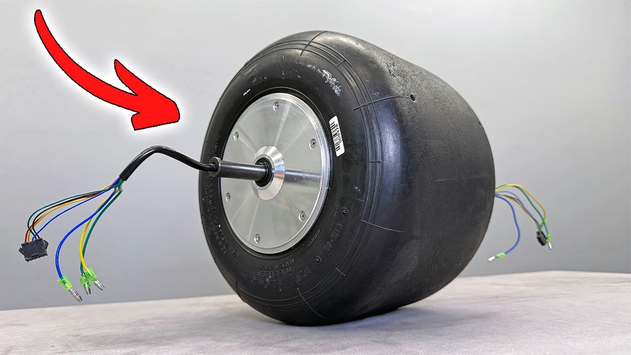 This Tubeless Wheel Has 2 Motors Inside