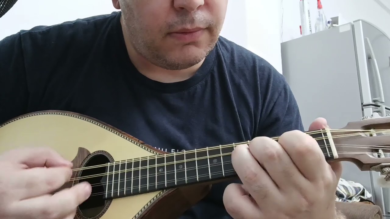 Και διακονίαρης να γενω !! με νότες (σολφέζ) μαντολινο κατασκευή Νίκου Αγριμακη !!!!!!!