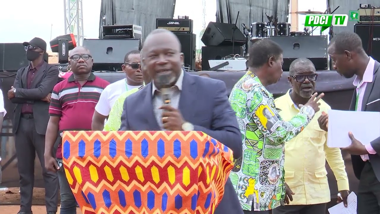 PDCI-RDA: PDCI-RDA : L'HONORABLE AMANKOU OFFRE DES INFRASTRUCTURES SOCIALES AUX POPULATIONS DE DAME