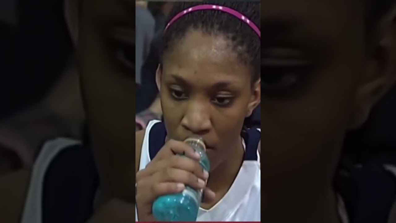 @throwbacksource A young A'ja Wilson (@aja22wilson) at 16. ⛹️🏾&zwj;♀️Little did she know