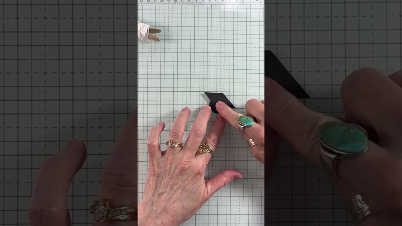 DIY Graduation Cap/Card #papercraftingthreads #diy #cardmakinghacks