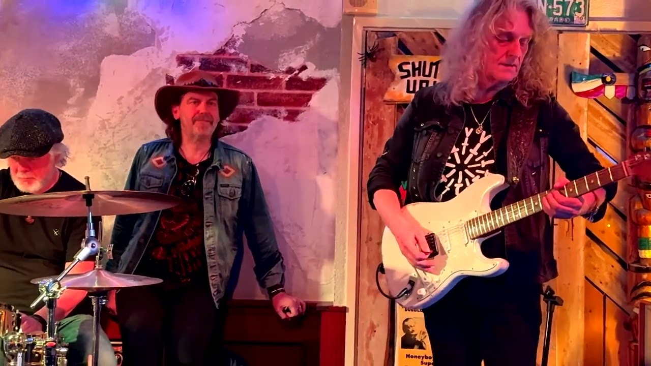 SRV UNDERCOVER BAND