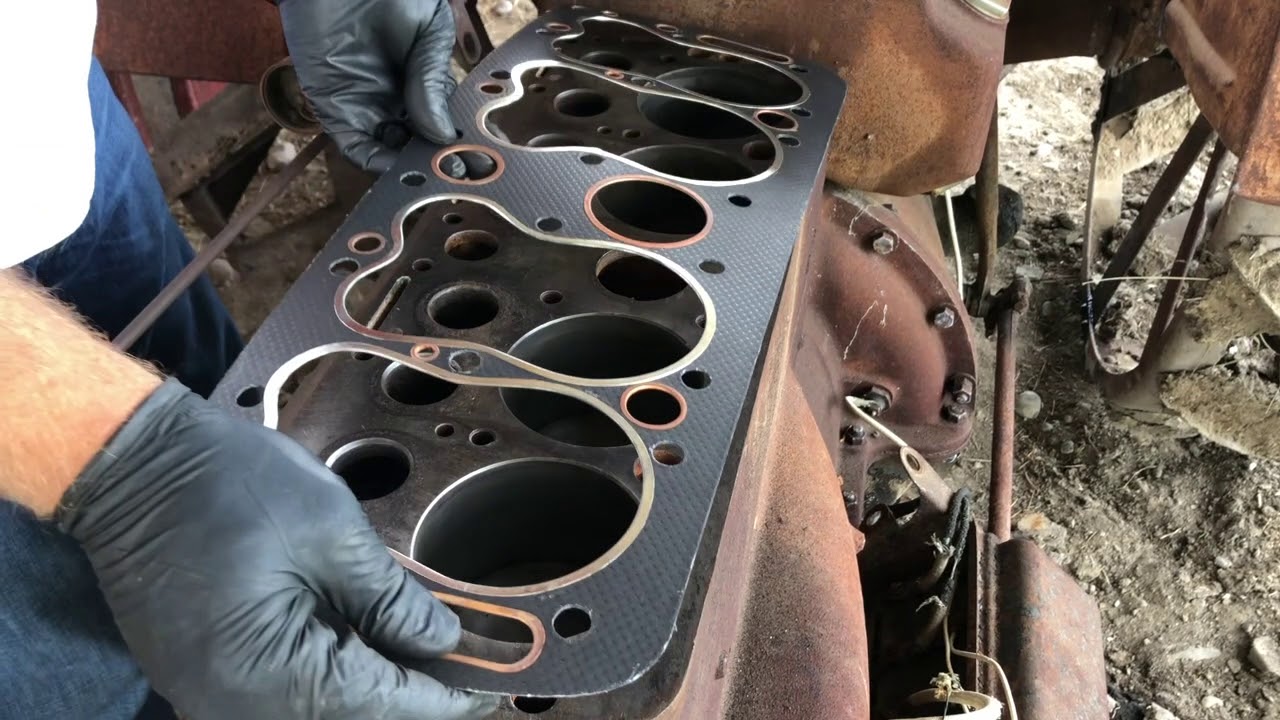 1924 Fordson F Tractor - General cleaning; block and pistons (rust-oration #8)