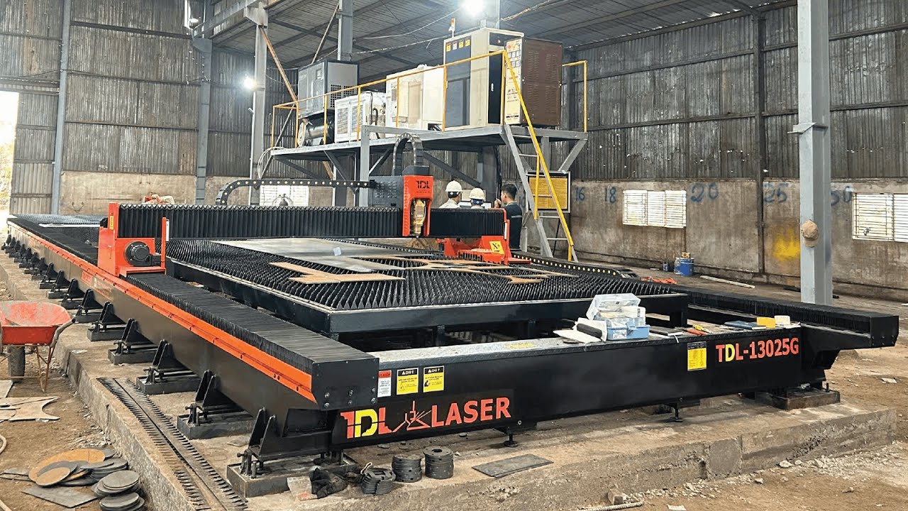 MÁY CẮT LASER KHỔ LỚN 13X2.5M TDL-13025G ĐÃ CÓ MẶT TẠI ĐÀ NẴNG, VIỆT NAM / Toàn Đắc Lộc
