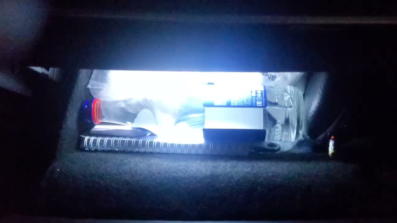 Простая организация подсветки бардачка в автомобиле | Organising light in car glove box