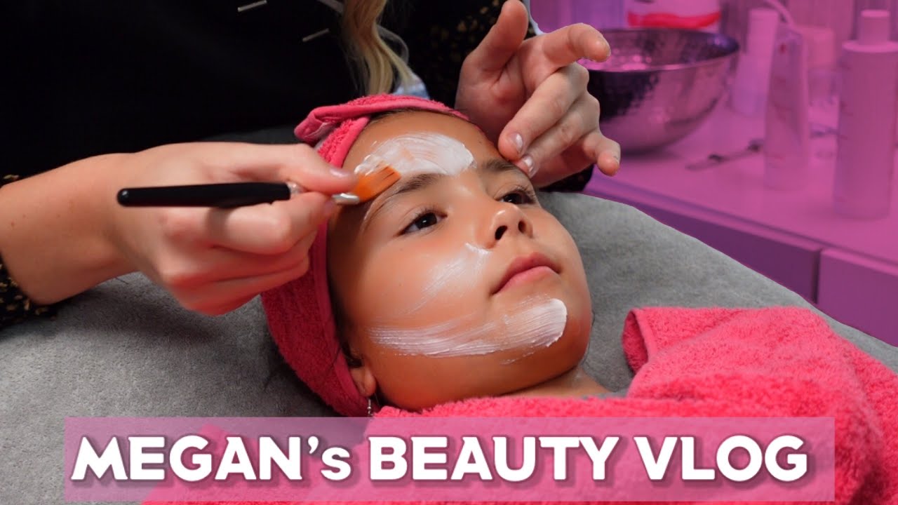 KINDER BEAUTY VLOG - MEGAN KRIJGT SCHOONHEIDSBEHANDELING 💅 | FAMILIEVLOGGERS