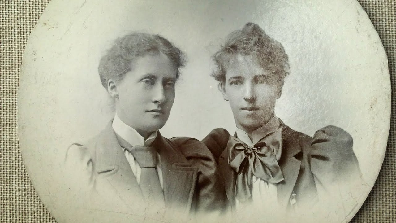 Yeats sisters and Irish design celebrated in new Trinity College exhibition