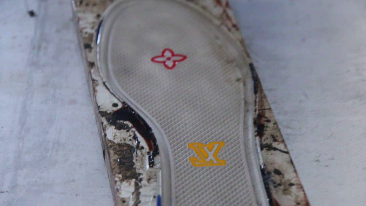 Automatic PVC shoe soles making machine