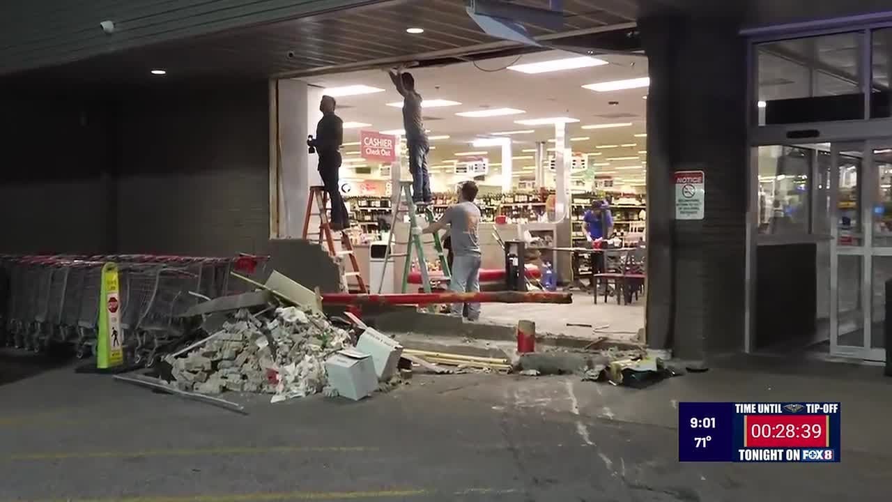 Driver hospitalized after crashing SUV through front of Dorignac's Food Center in Metairie