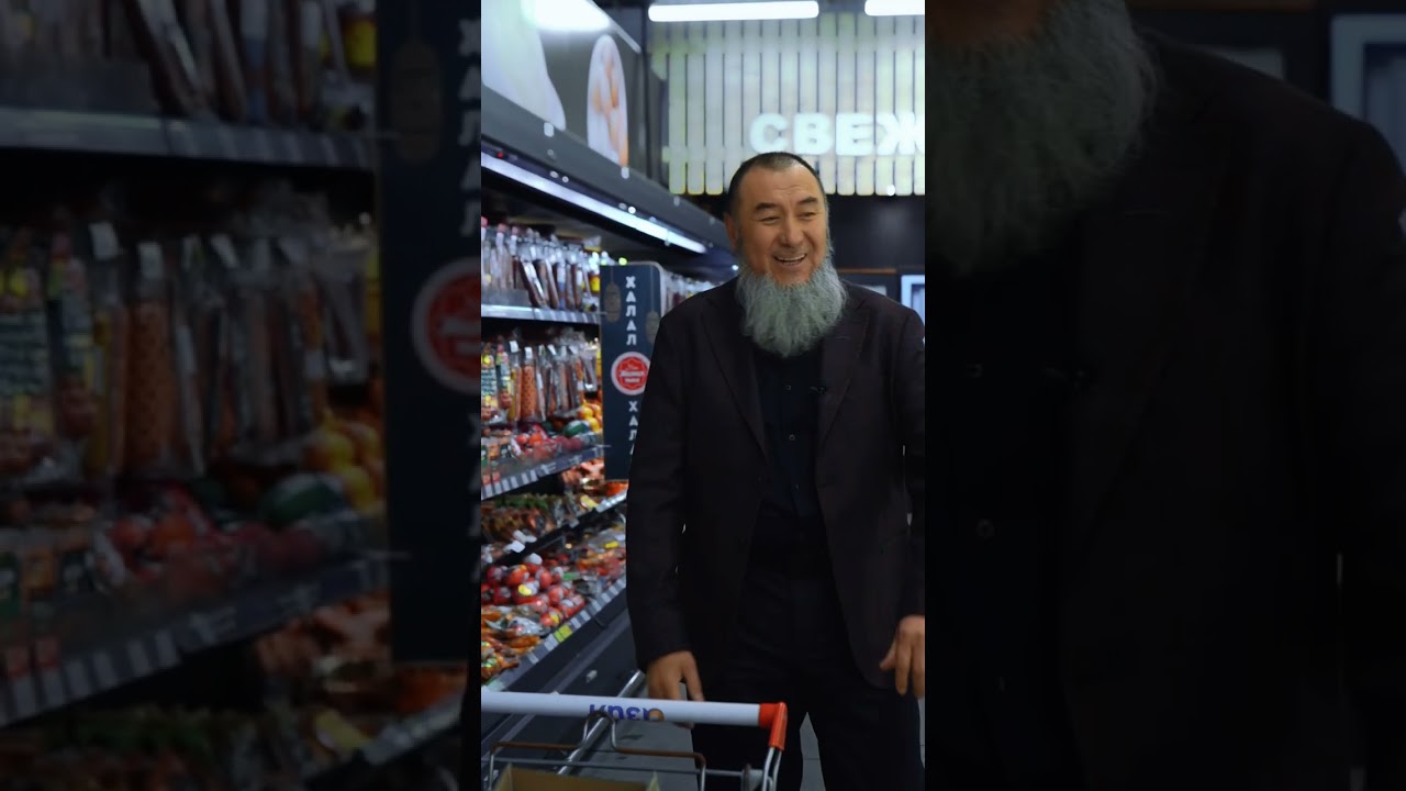 “Азия” соода дүкөнүндөгү Халал текчелер.