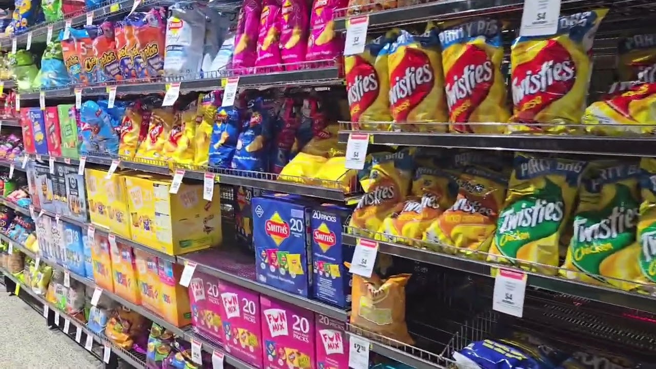 Romeo's Foodland in Adelaide, South Australia 🇦🇺 🍬🧀🍊