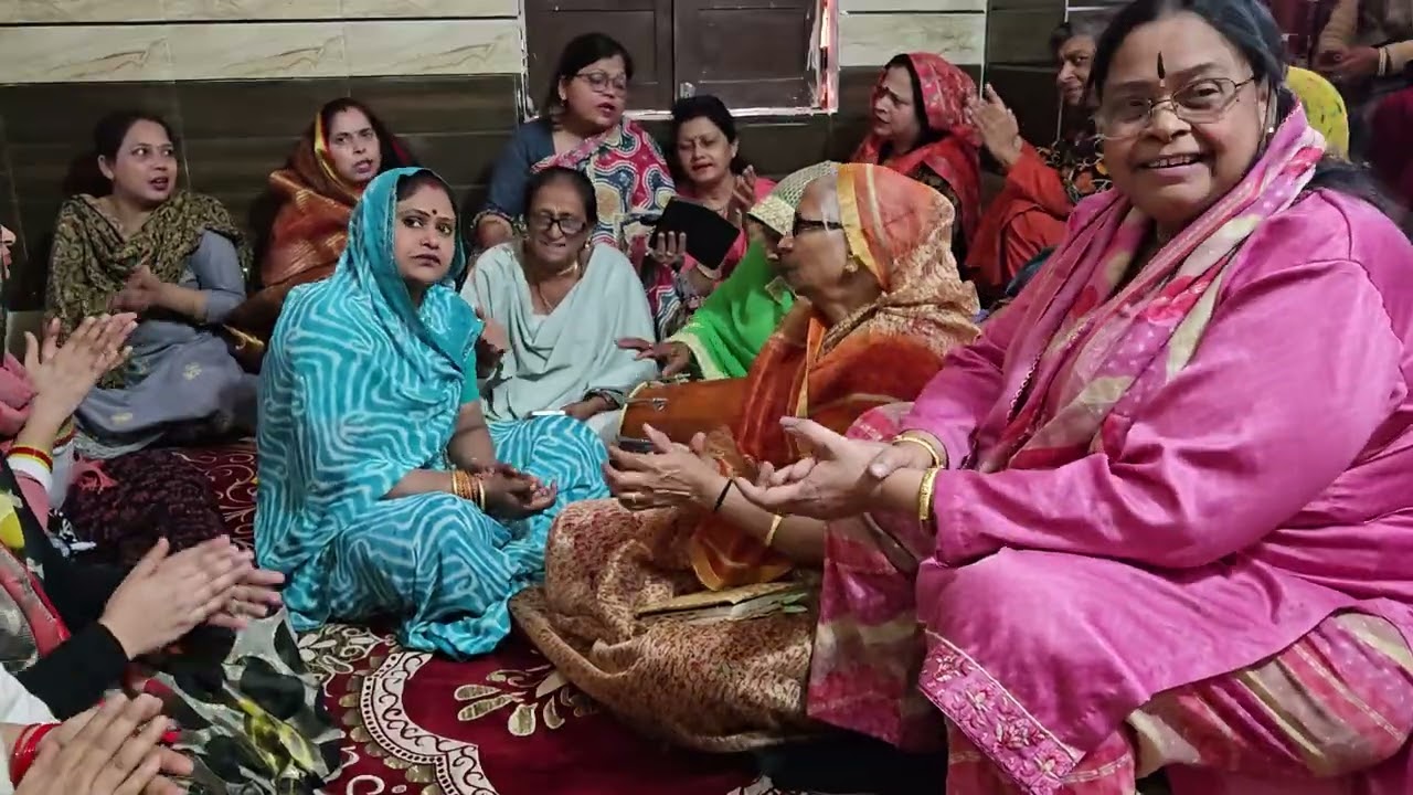 जोरदार राधा रानी का भजन राधा रानी कृपा कीजिए आंचल में छुपा लीजिए